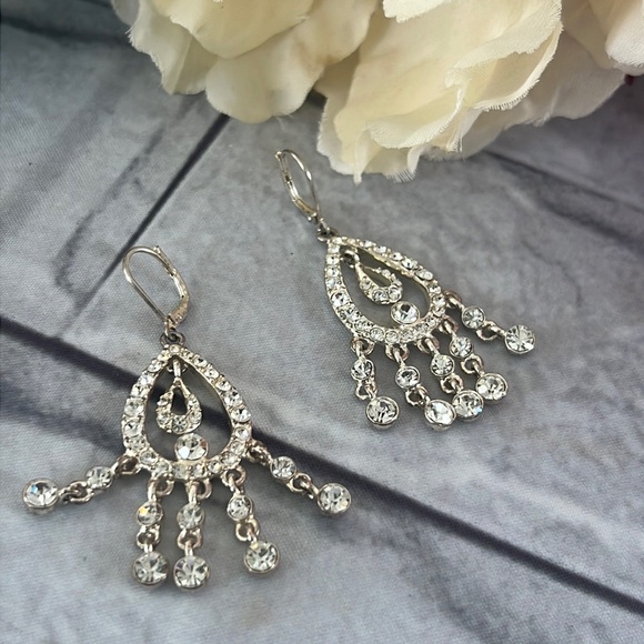 Tear drop chandelier bling earrings unbranded - Picture 1 of 5